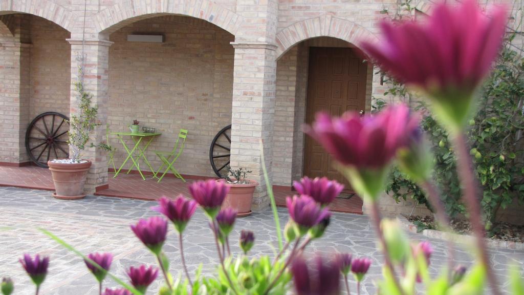 Bed And Breakfast Aratro & Rosmarino Civitanova Marche Luaran gambar